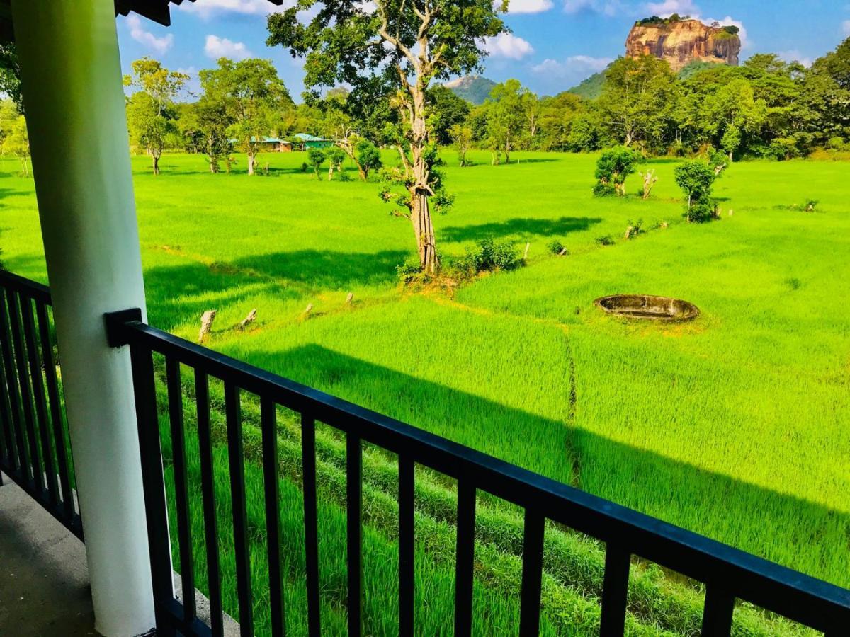 Castle View Sigiriya Hotel Bagian luar foto